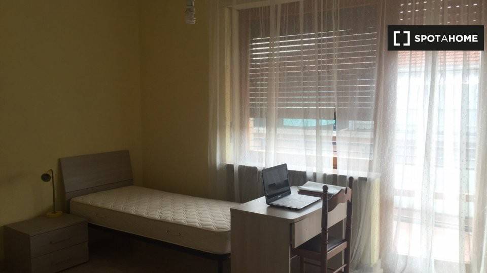Stanza singola in Nizza Millefonti, foto 12 di 13