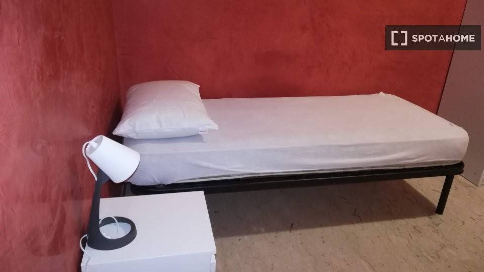 Posto letto in doppia in Parella, foto 2 di 18