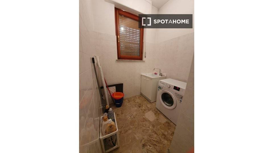 Posto letto in doppia in Parella, foto 10 di 18