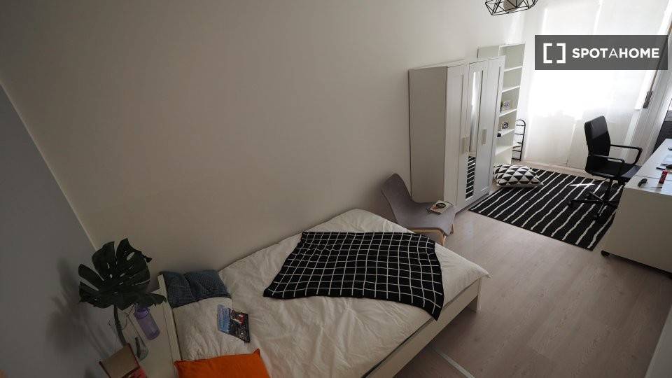 6 stanze singole in San Salvario, foto 2 di 16