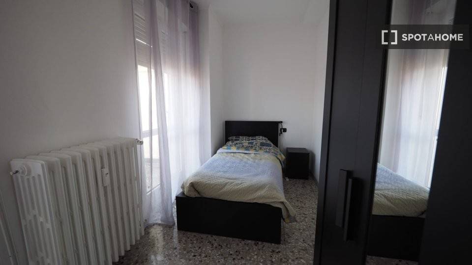 3 stanze singole in San Donato