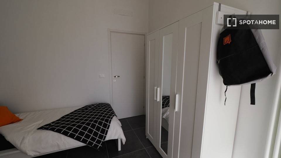 7 stanze singole in Cenisia, foto 3 di 18