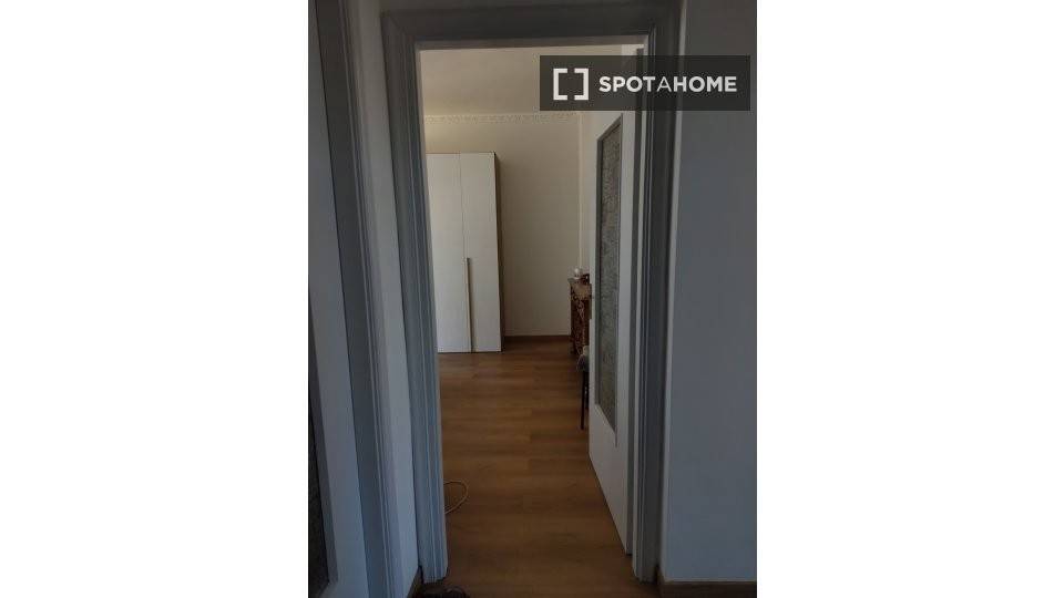 Stanza singola in Nizza Millefonti, foto 2 di 18