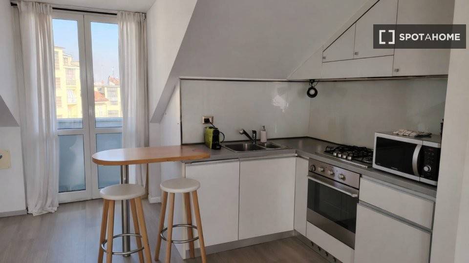 Stanza singola in Centro, foto 2 di 4
