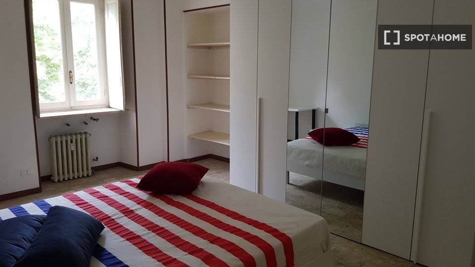 Stanza singola in San Salvario, foto 2 di 14
