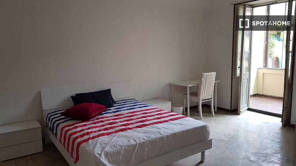 Stanza singola in San Salvario, foto 2 di 15