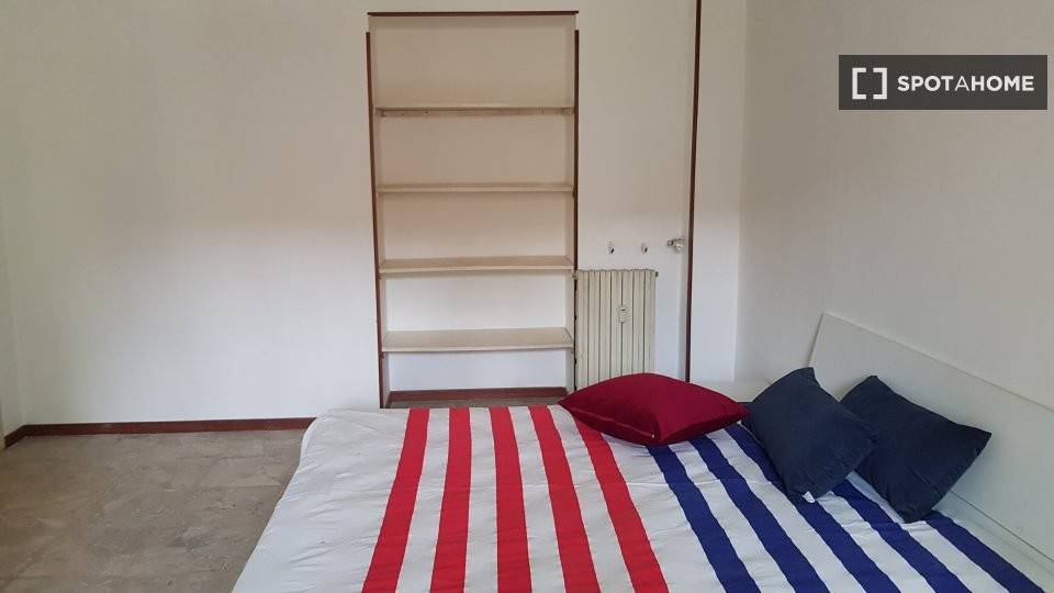 Stanza singola in San Salvario, foto 4 di 15