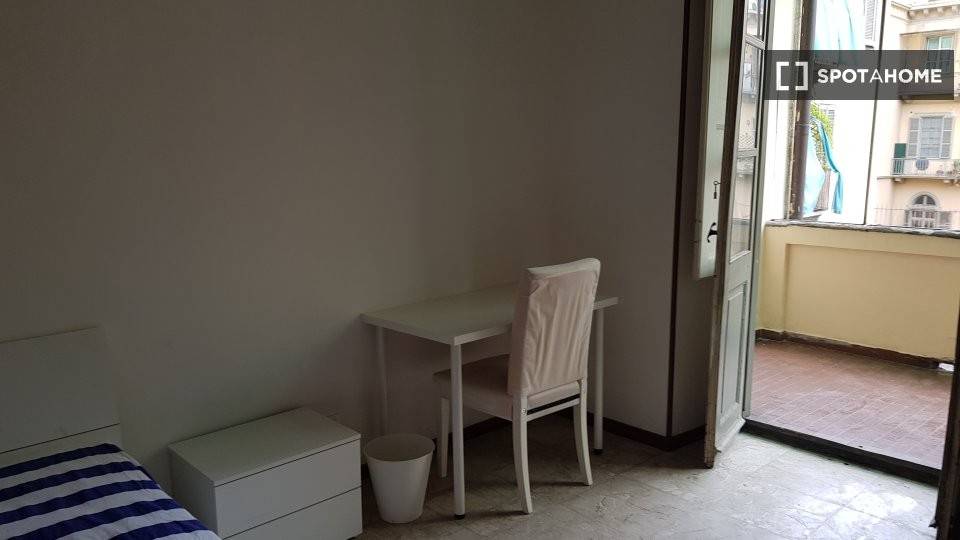 Stanza singola in San Salvario, foto 6 di 15