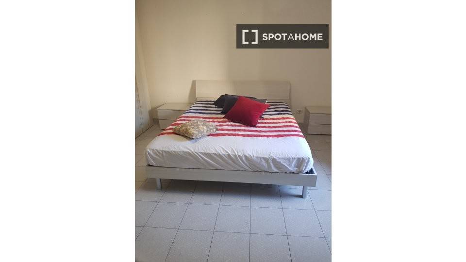 Stanza singola in San Salvario, foto 2 di 18