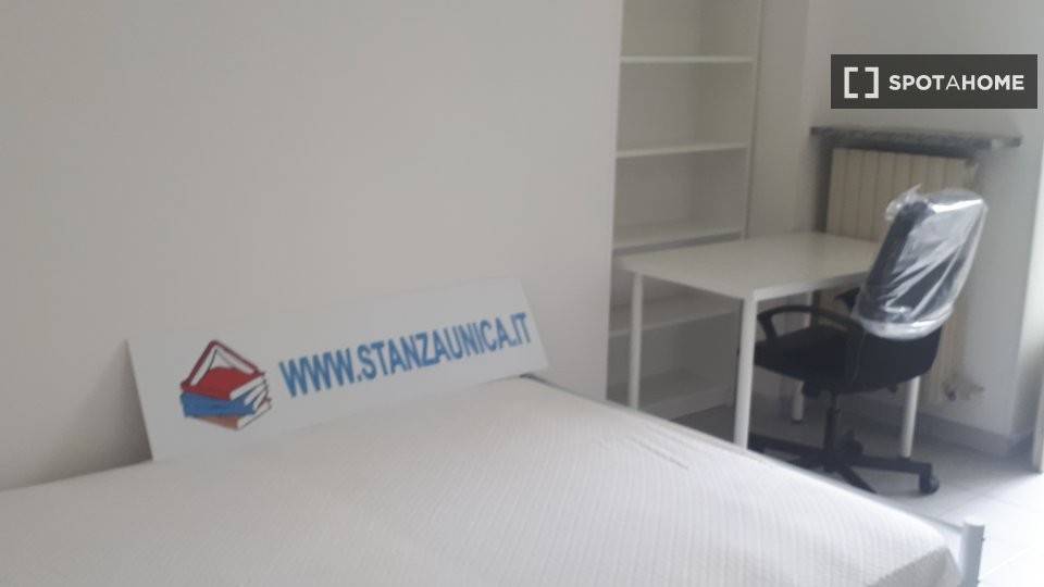 Stanza singola in San Salvario, foto 14 di 18