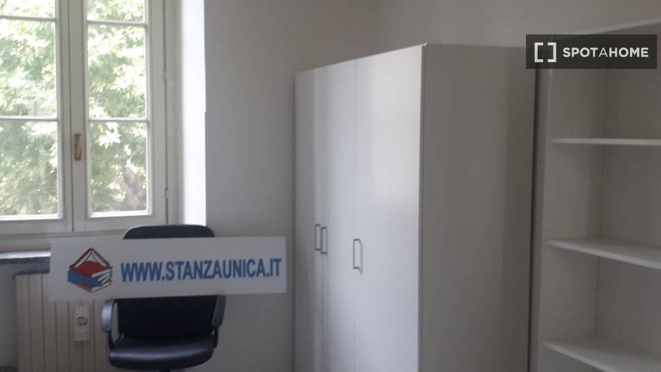 Stanza singola in San Salvario, foto 5 di 18