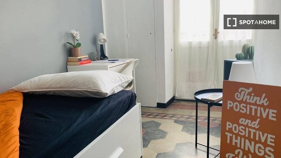 Stanza singola in San Salvario, foto 2 di 18