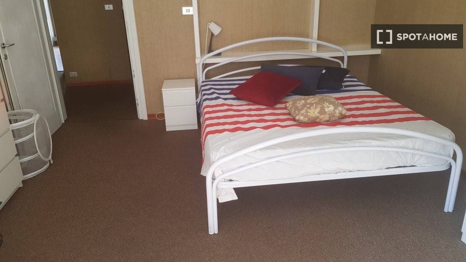 Stanza singola in Cenisia, foto 2 di 18