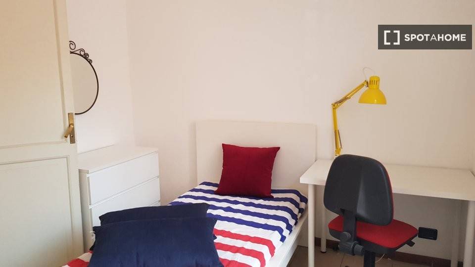 Stanza singola in Centro, foto 2 di 18