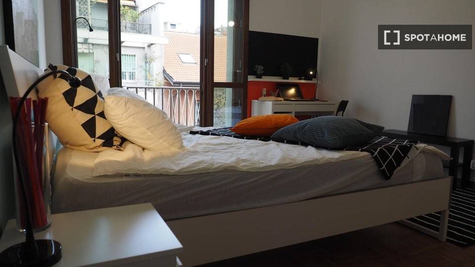 Stanza singola in Crocetta, foto 3 di 17
