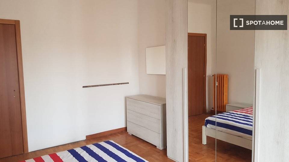 Stanza singola in Pozzo Strada, foto 2 di 18