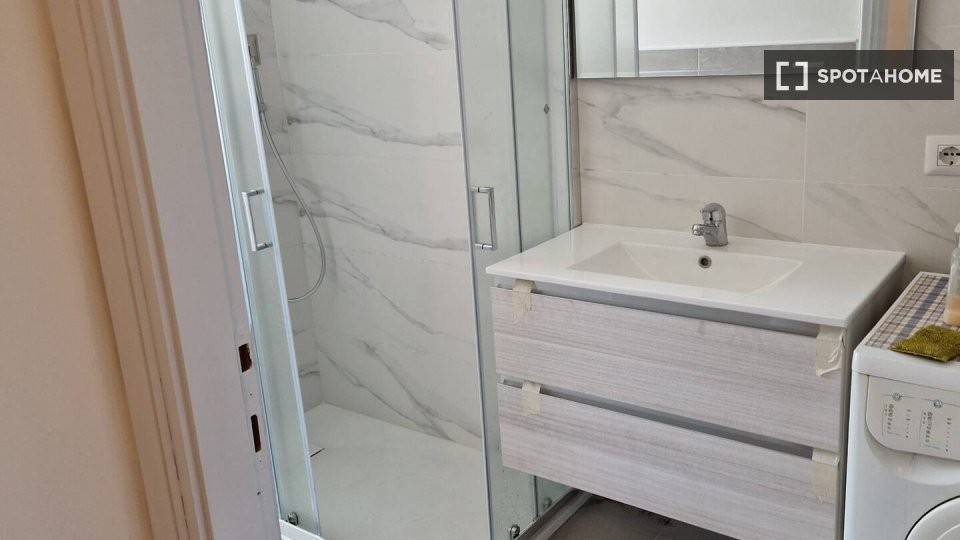 Stanza singola in Nizza Millefonti, foto 7 di 18
