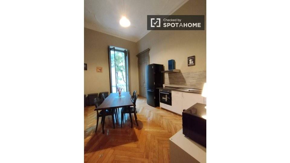6 stanze singole in Centro, foto 2 di 18