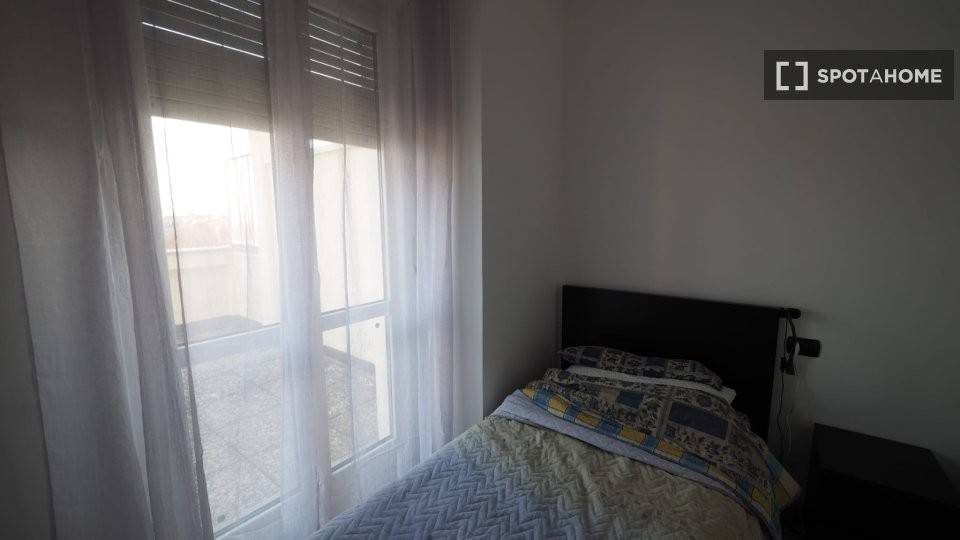 3 stanze singole in San Donato, foto 10 di 18