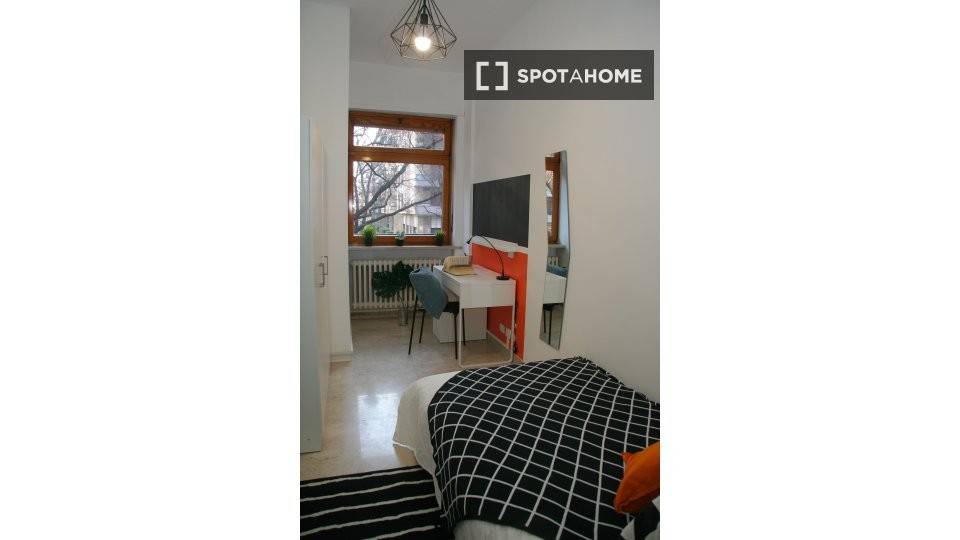 Posto letto in doppia in Pozzo Strada, foto 13 di 14
