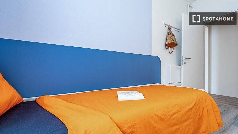 Stanza singola in Crocetta, foto 2 di 18