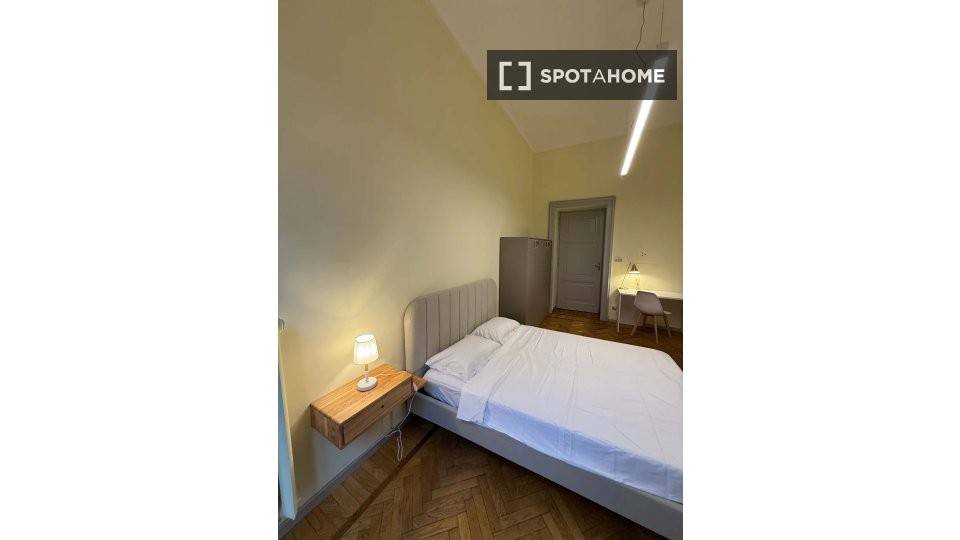 6 stanze singole in Crocetta, foto 3 di 9