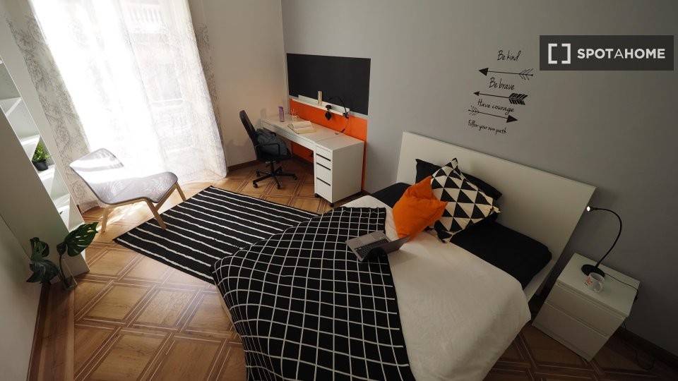 Stanza singola in Centro, foto 14 di 18