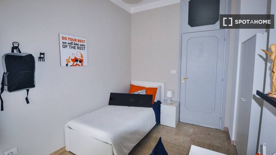 Stanza singola in San Salvario, foto 4 di 18