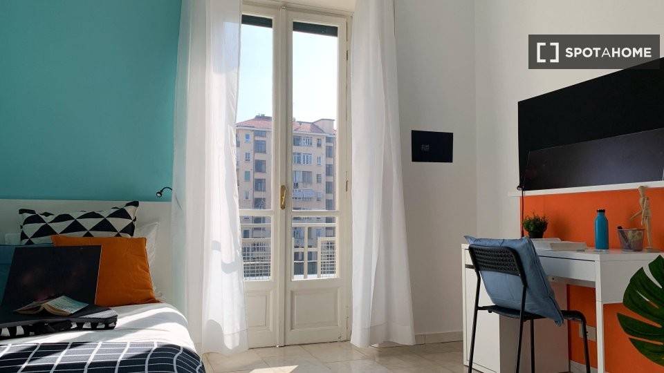 Posto letto in doppia in San Salvario, foto 11 di 18