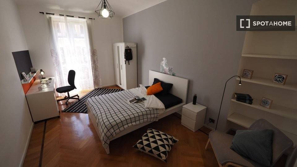 4 stanze singole in Centro, foto 2 di 18