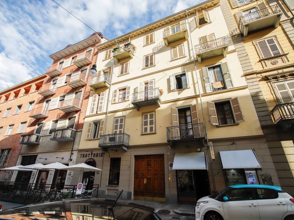 Stanza singola in San Salvario, foto 2 di 9