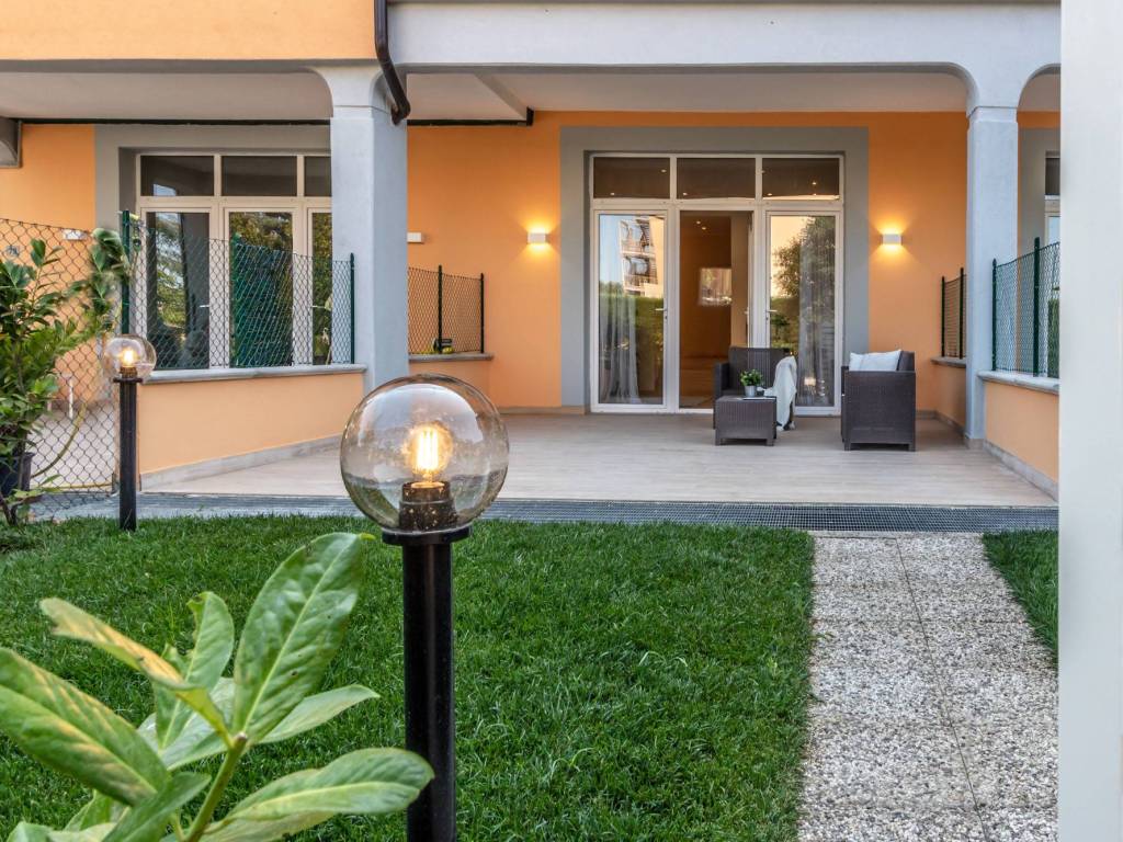 Bilocale ristrutturato con giardino a Soliera