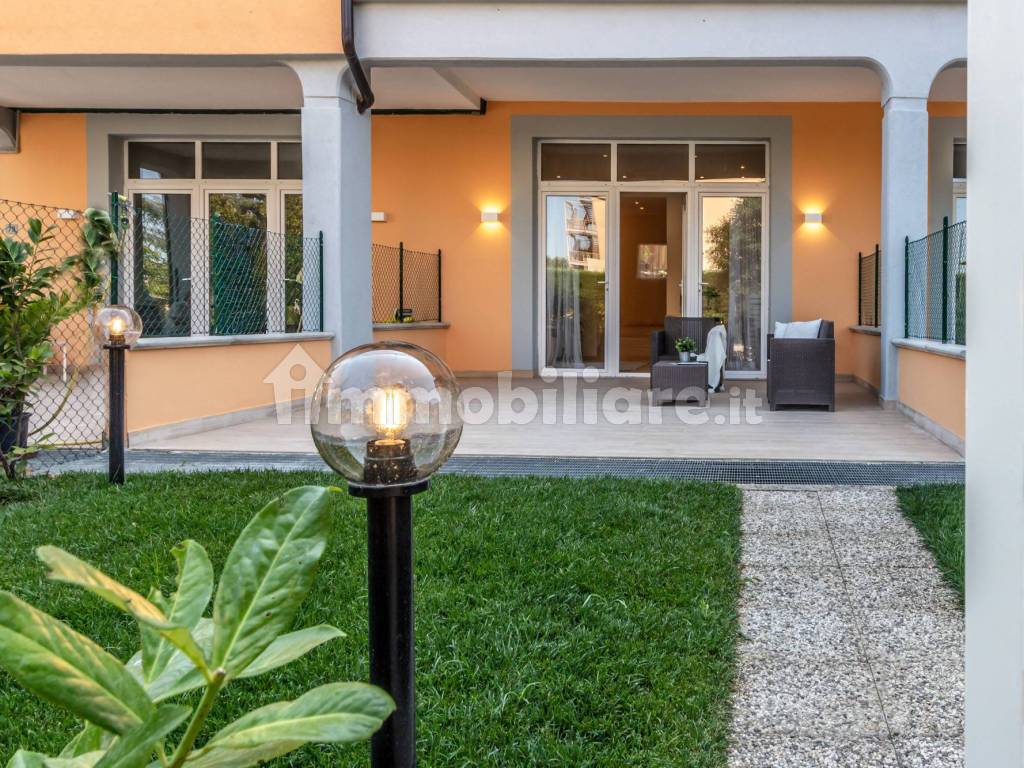 Bilocale ristrutturato con giardino a Soliera