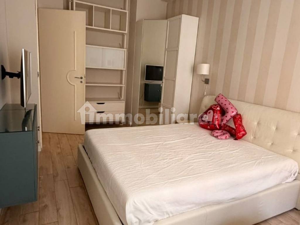 2 stanze singole in Crocetta, foto 2 di 11