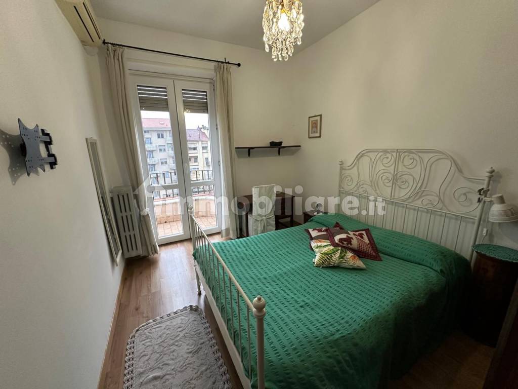 Rent Apartment Turin. 3-room flat, Excellent condition, fourth floor ...