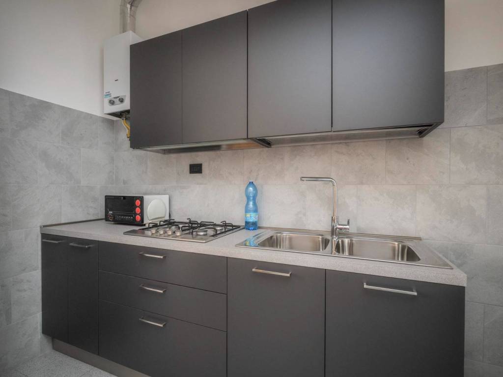 Appartamento in Barriera di Milano, foto 3 di 37