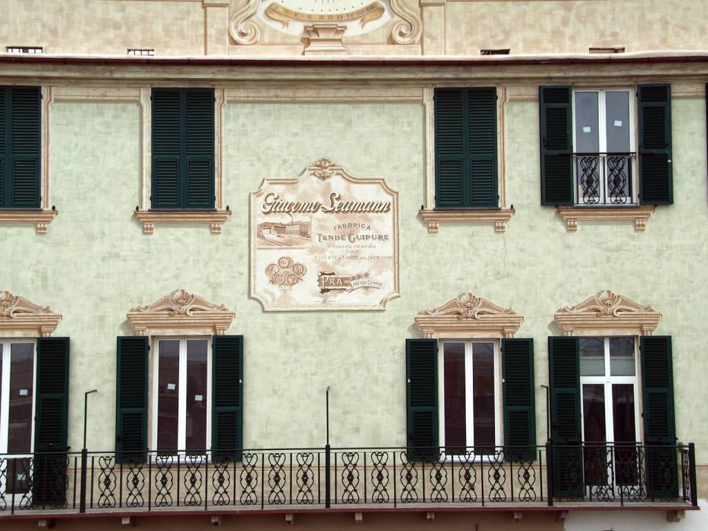 facciata decorata storica