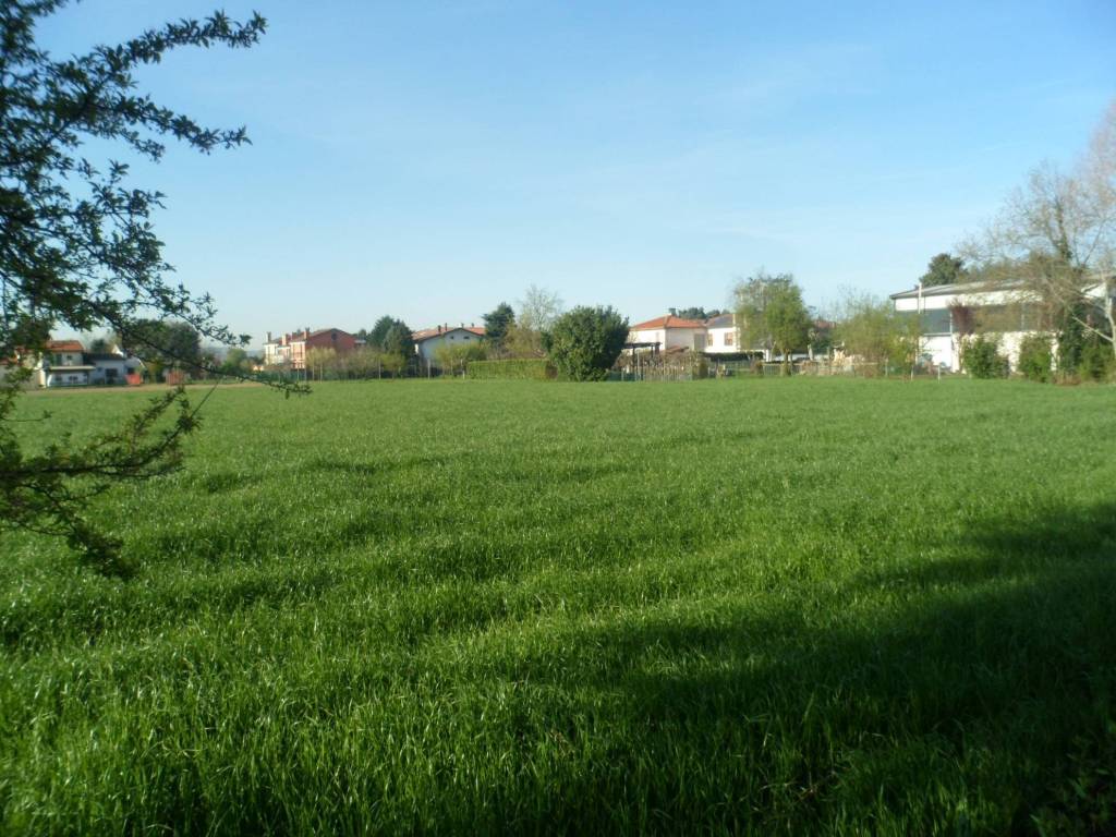 Terreno edificabile via lago maggiore, laghetto, vicenza