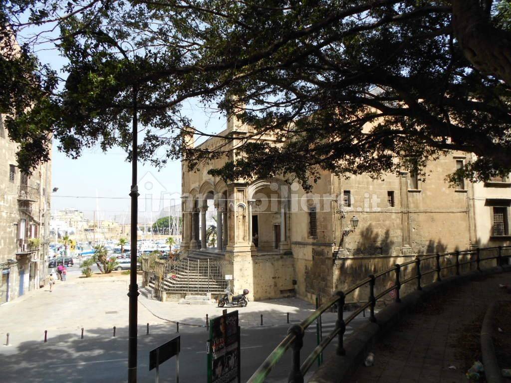 Dintorni della zona e vista chiesa della Catena