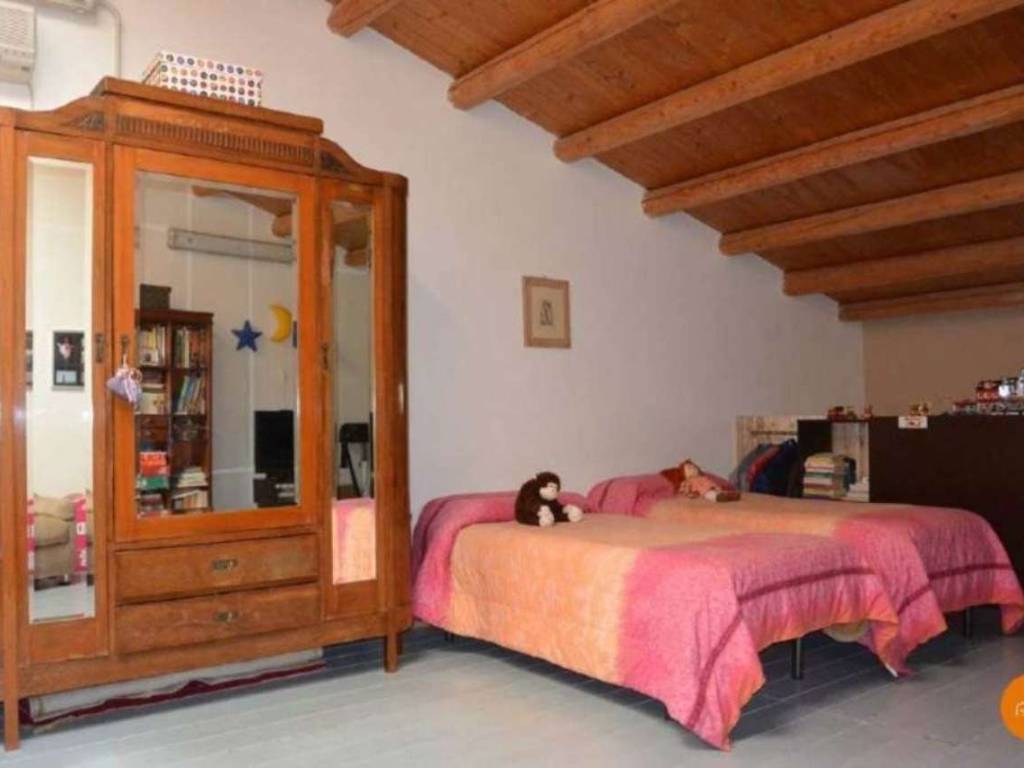 Loft ristrutturato (05)