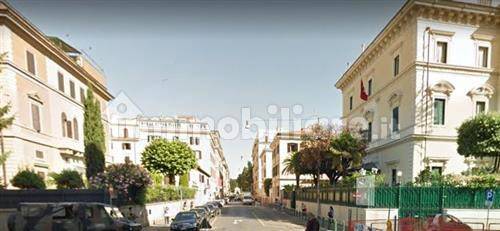 Palazzo - Edificio in vendita a Roma