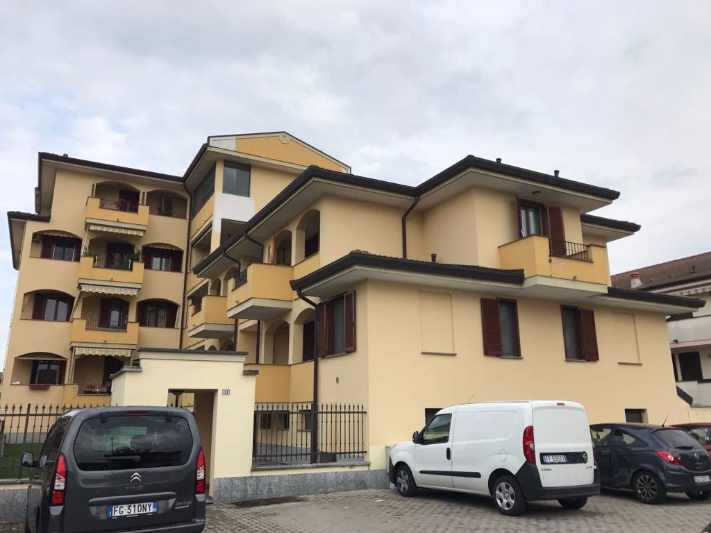 Bilocale via dottor giacomo perone 17, trecate