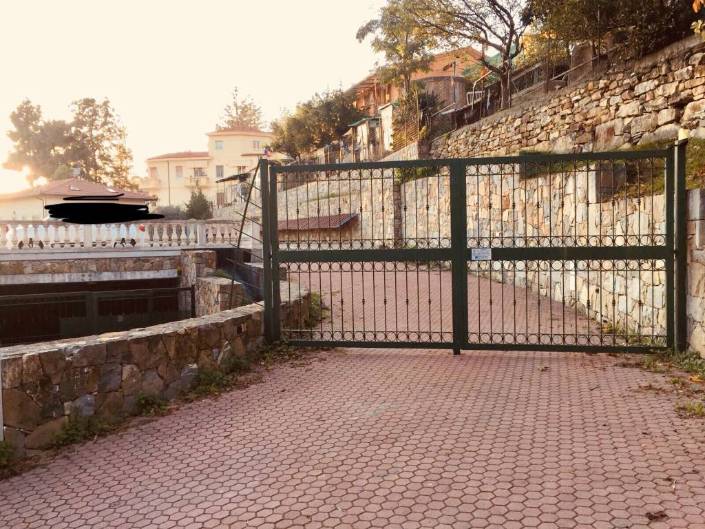 Posto auto - moto via martiri della libertà, ospedaletti