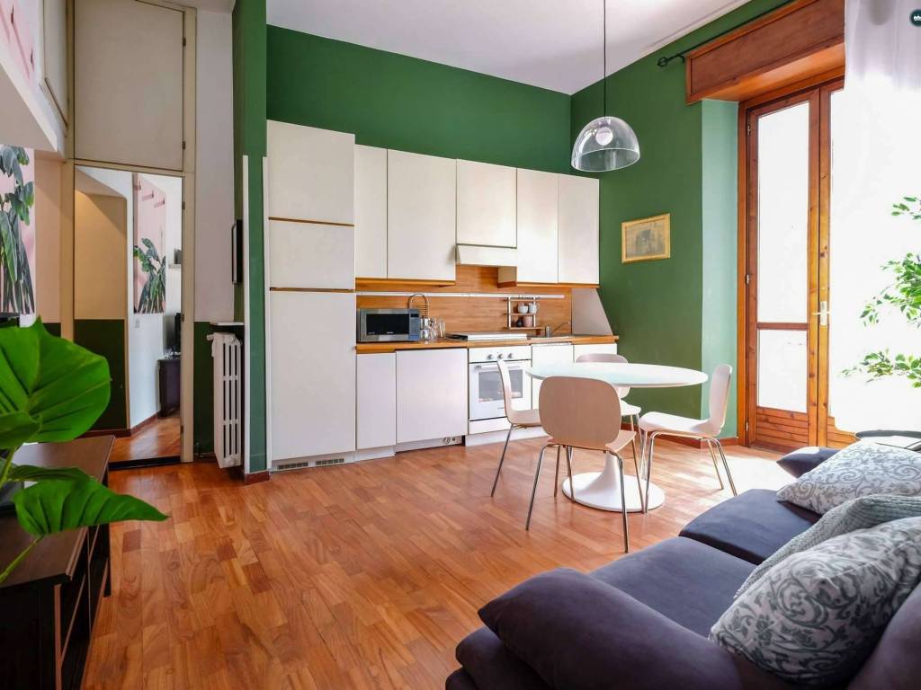 Affitto Appartamento Milano. Trilocale in corso corso di.... Ottimo stato,  secondo piano, con balcone, riscaldamento centralizzato, rif. 66920777