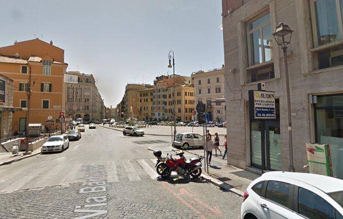 Palazzo - Edificio in vendita a Roma