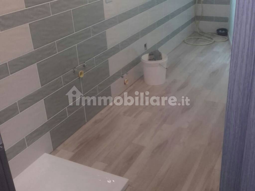 BAGNO CON AMPIA DOCCIA