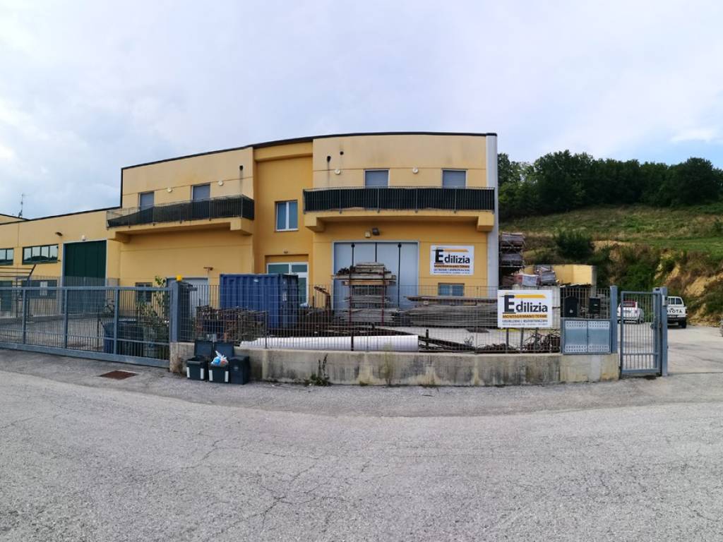 Capannone via enrico mattei, sassofeltrio