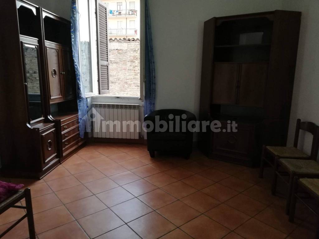 Rent Apartment Piacenza. 2room flat in via Gaspare Landi. Good