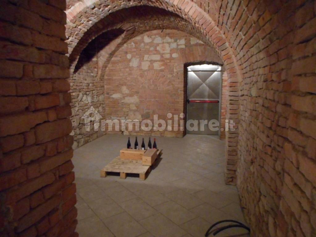 LOCALI CANTINE