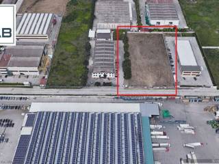 vendita capannone carinaro